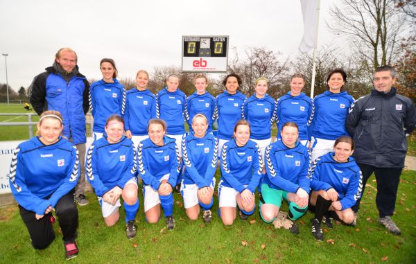 Foto: Teisterbanders vrouwen in het nieuw